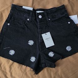 Forever 21 Black Denim Shorts Size 24