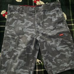 BOYS LEVIS SHORTS SIZE 16 $1.00