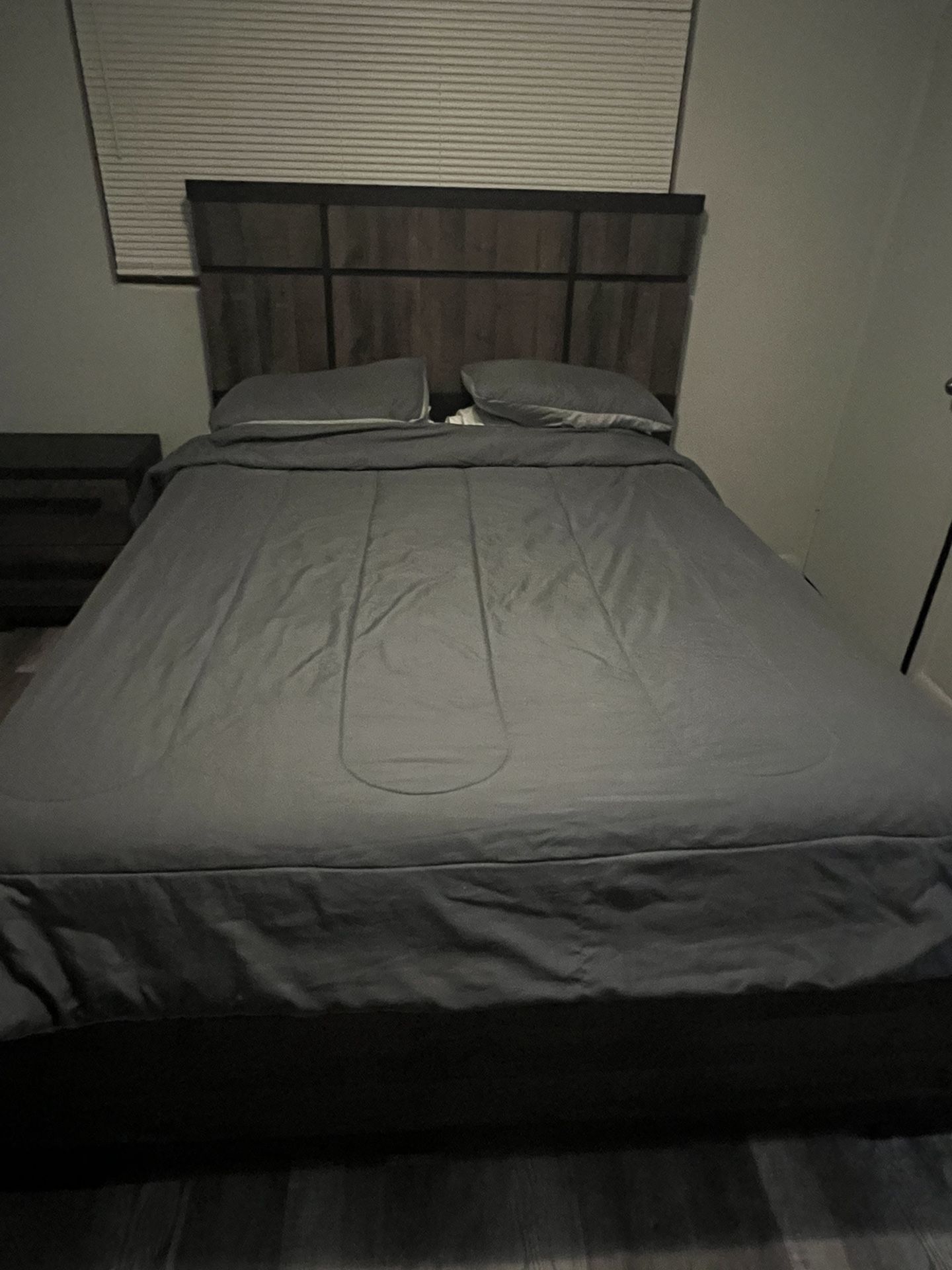 Queen Size Bedroom Set