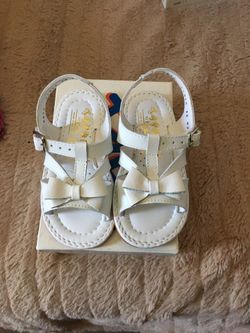 VENDO HUARACHE PARA NIÑA SIZE 6.0