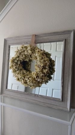 35x30 " Big Mirror And Wreath $35 Pickup Only Close To 45s And Beltway 8 Zip Code 77075
