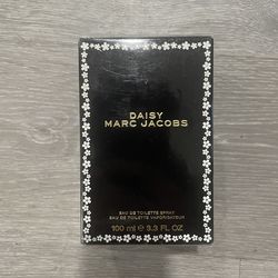 Woman’s Marc Jacobs Perfume Full Size Bottle