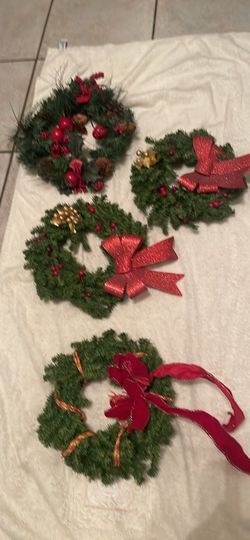 Small Wreaths & garland 