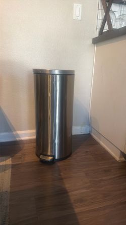 Trash can