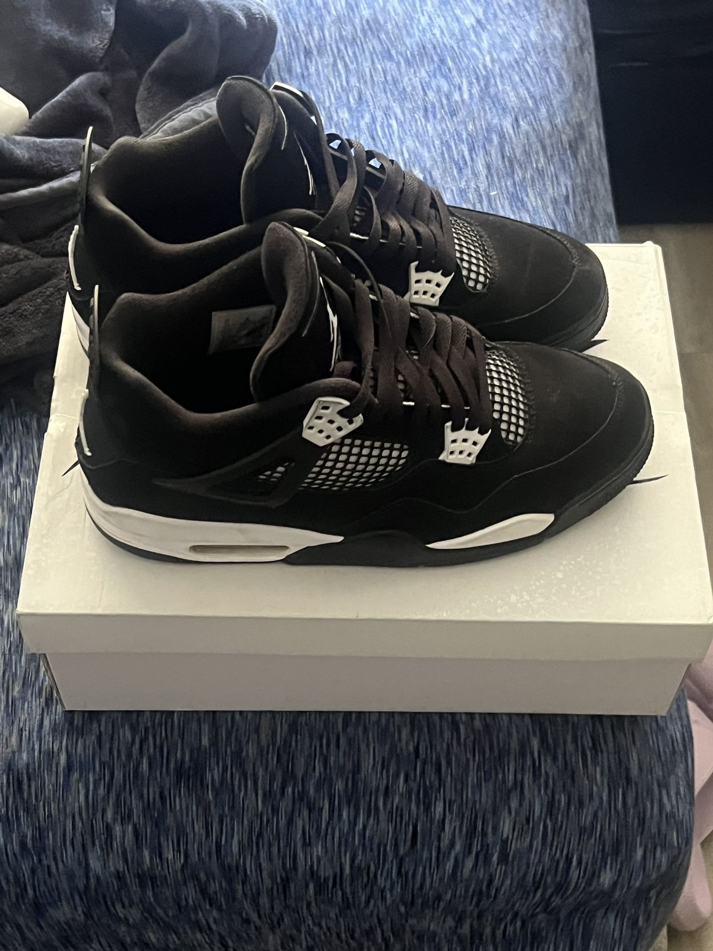 Air Jordan 4 “white Thunder”