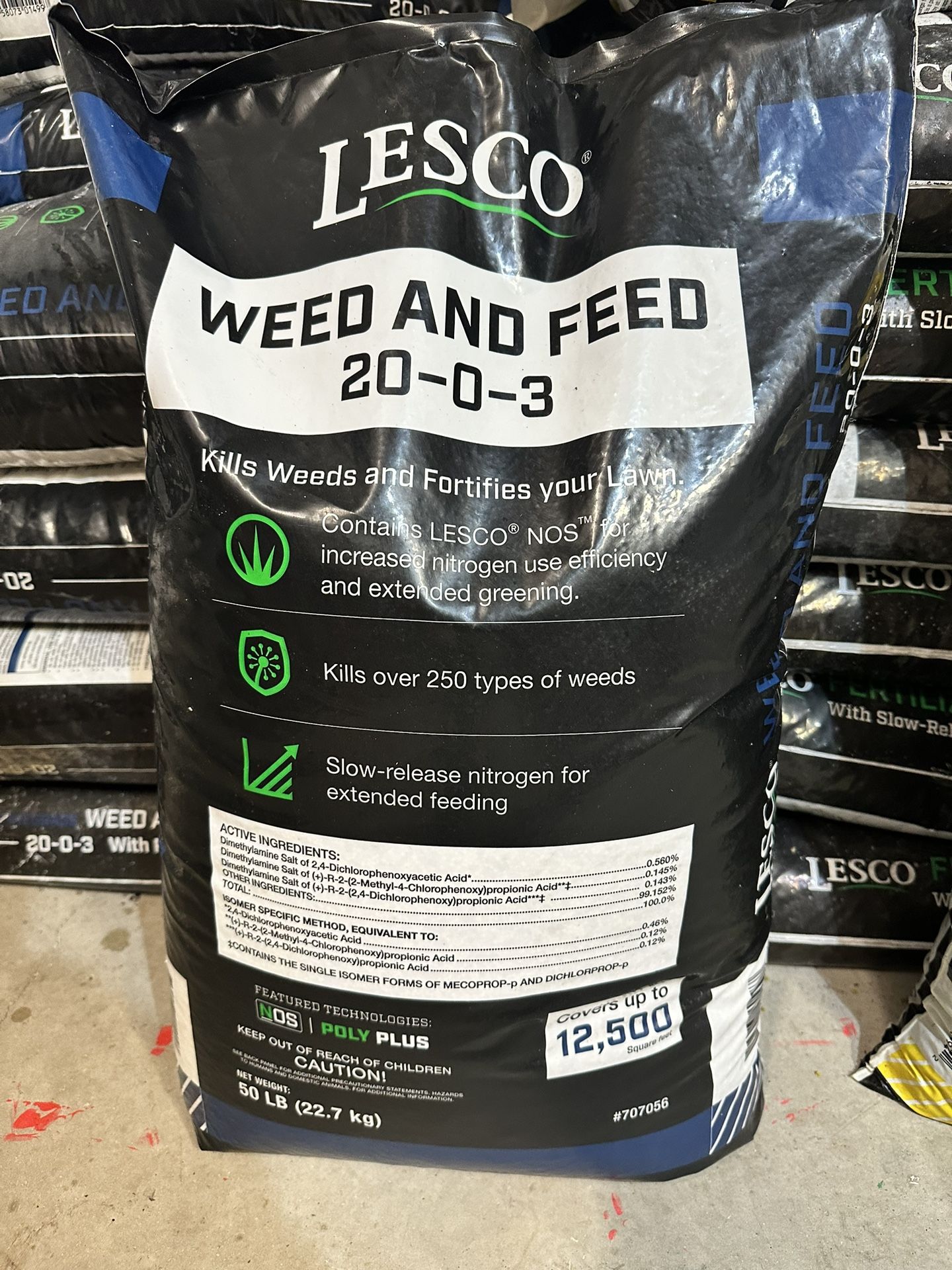 Lesco Weed and Feed 50-lb 12500-sq ft 20-0-3 Weed & Feed Fertilizer