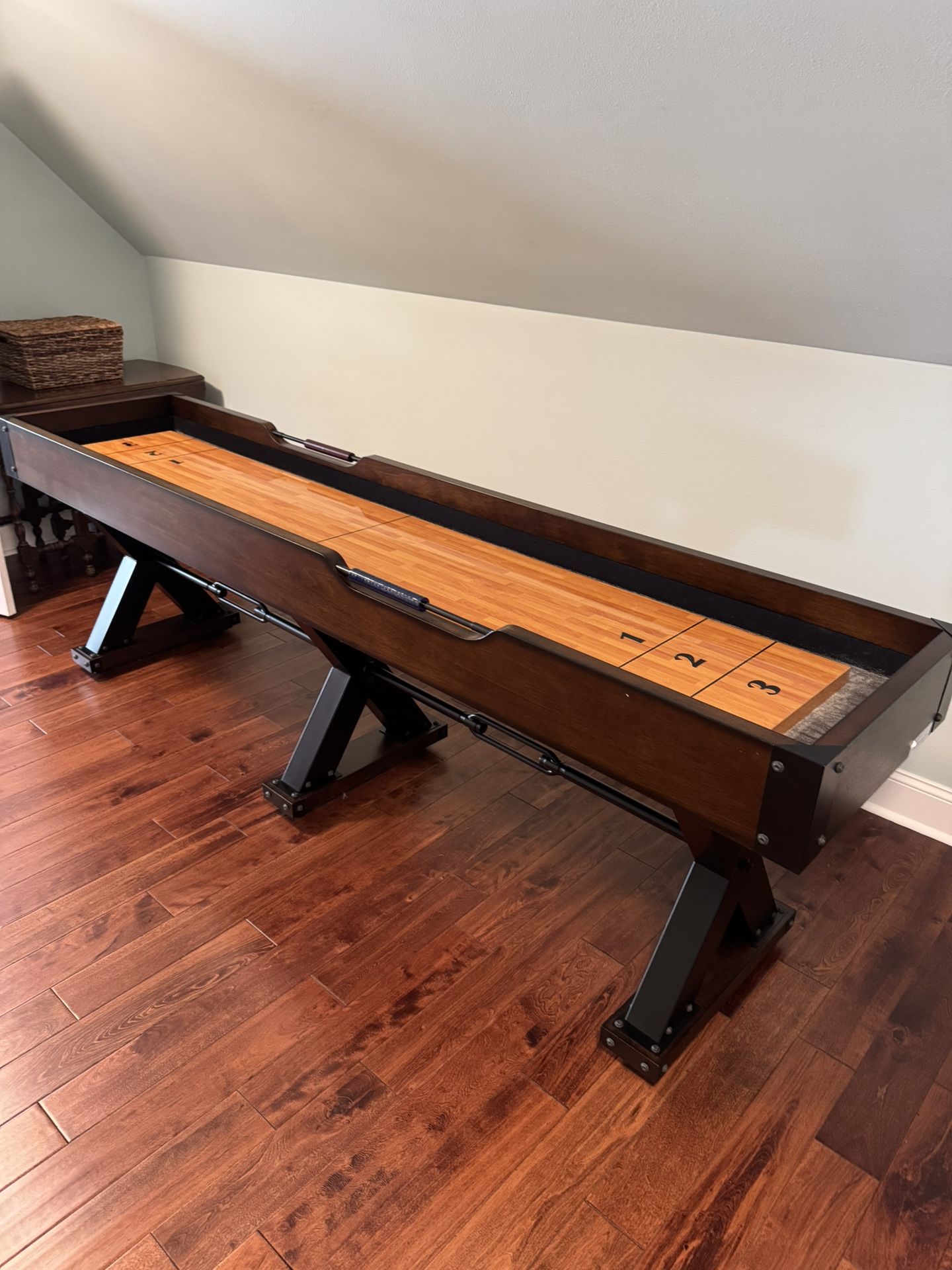 9ft Shuffle Board Table