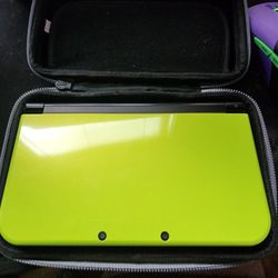Yoshi Green *New* 3DSXL with Super Mario Bros (SNES)