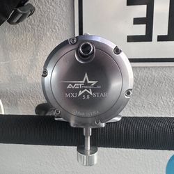Avet MXJ 5.8 Star Right Hand