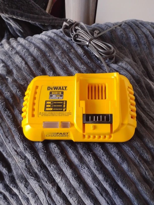 DeWalt Fast Charger