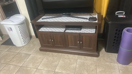 Tv stand