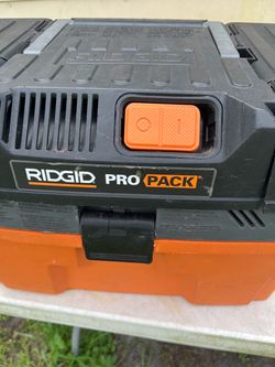 Ridgid wet and dry vacuum cleaner in perfect working condition with attachment