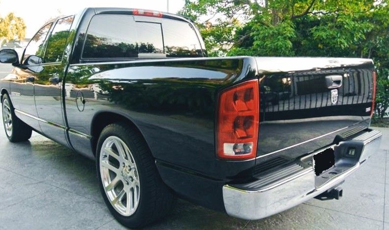 AM/FM Stereo 2005 DODGE RAM