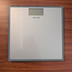 Elegant Glass Scale 