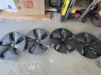 Tesla rim cover