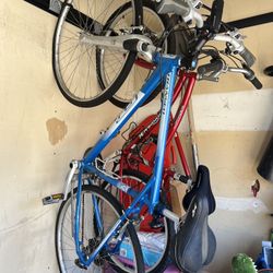 Men’s Bike.  Blue. See Pictures 