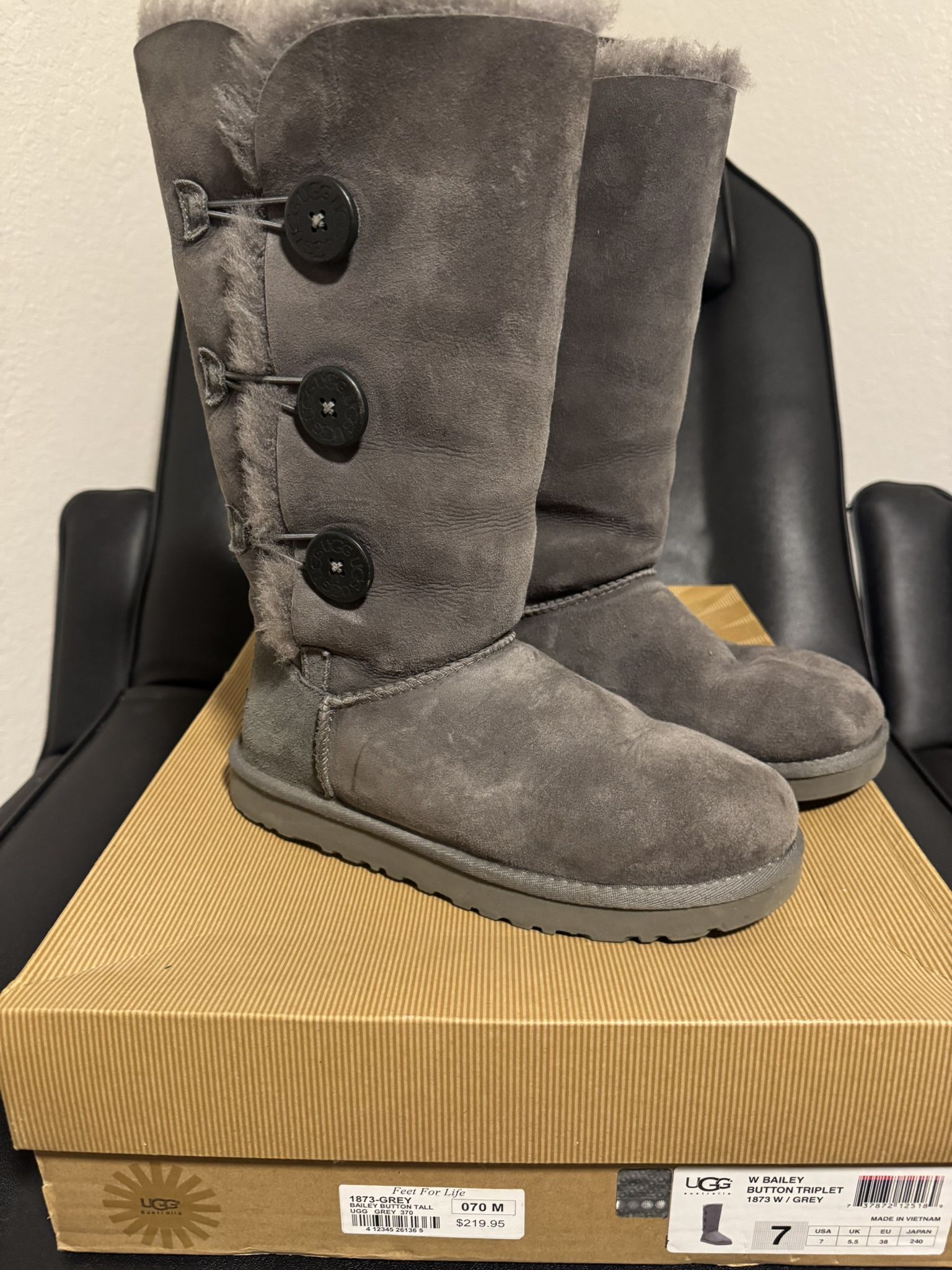 UGG  Bailey Button Triplet