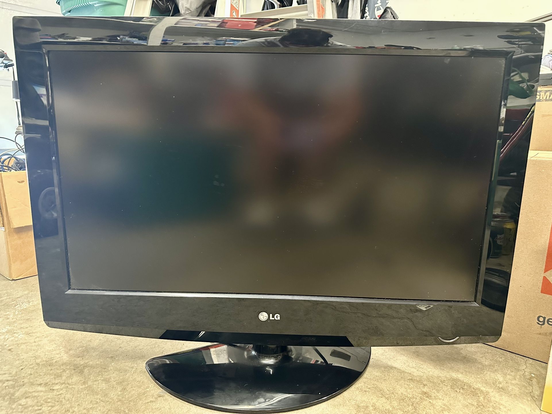 PRICE REDUCTION: LG Flat Screen TV 27inch