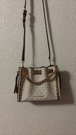MK. Authentic  Cross Body. Purse