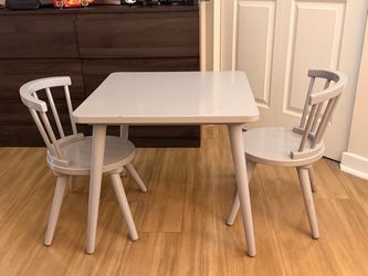 Table and two chairs fir kids