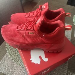 Women’s Puma Size 8