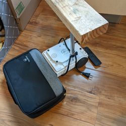HDMI / VGA Projector, With Additional Mount Like New