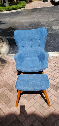 Hariata Mid-Century Modern Wingback Contour Chair and Ottoman Set