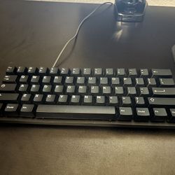 Razer Huntsman Mini ( With Small Scuff, Not Noticeable)
