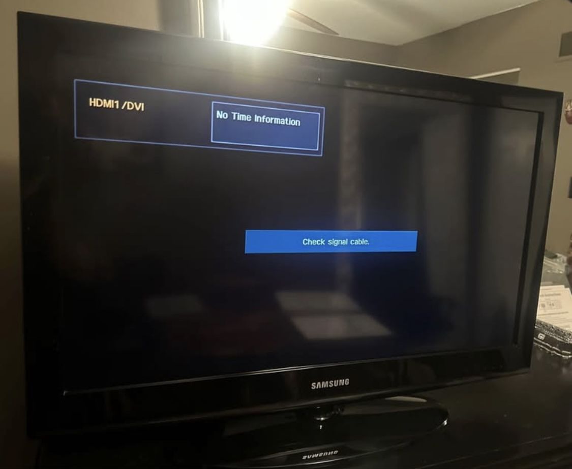 Samsung 32” Flat Screen TV