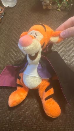 Disneyland Dracula Tigger Bean Bag Plush 9"