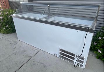 Master-Bilt DD-88 (90" wide) commercial Freezer
