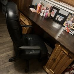 Professional office desk