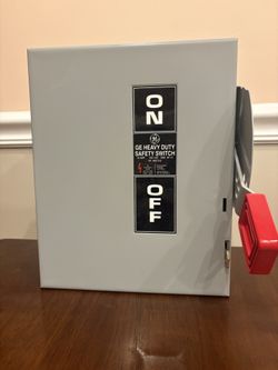 General Electric 30 AMP 600 https://offerup.com/redirect/?o=Vi5BQw== Heavy Duty Safety Switch NP 266212-E