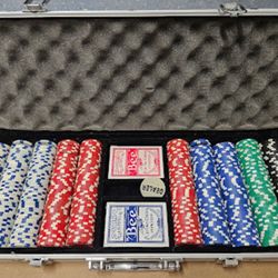 500 poker Chips , Cards & Case 