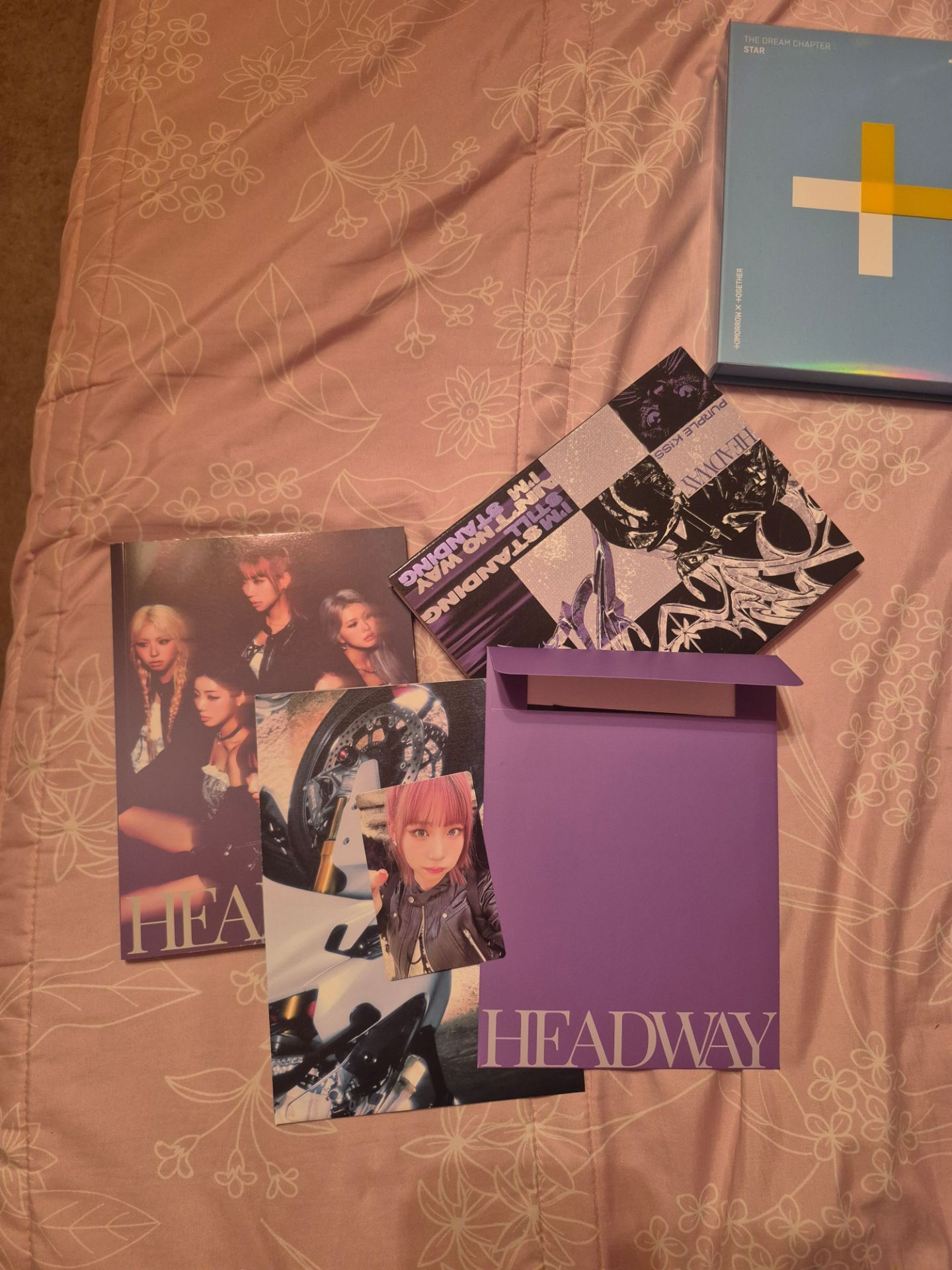 Kpop album music Purple Kiss