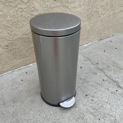 Simple Human Trash Can