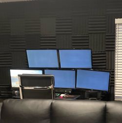 5 monitor computer setup