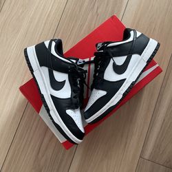 Nike Panda Dunk Size 6.5 Men, Size 8 Womens