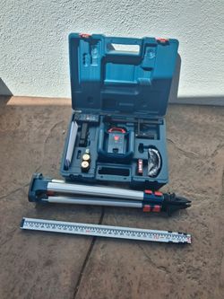 Bosch  800 ft Rotary laser level complete kit self leveling with hard carrying case new