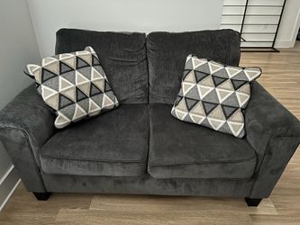 2-Seater Dark Gray Loveseat Sofa + 2 Decorative Pillows (Great Condition)