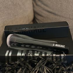 IL MAKIAGE Foundation Blending Brush