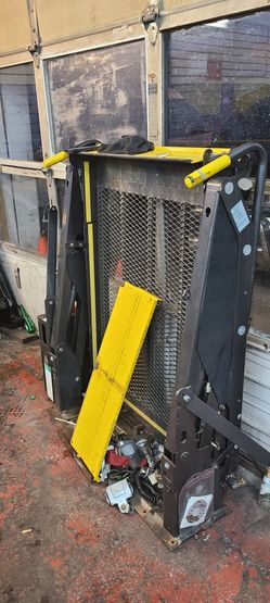 Lift Gate Handy Cap