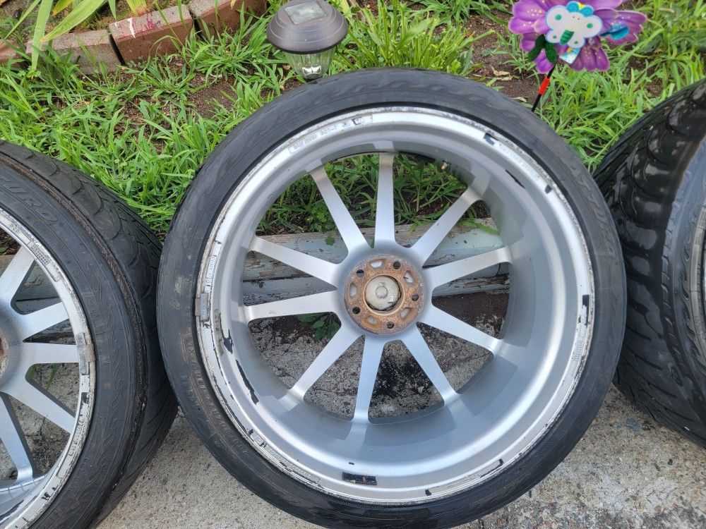 Rims Size 22.. Brand: Koko Kuture