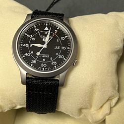 **new** Seiko 5 Military 