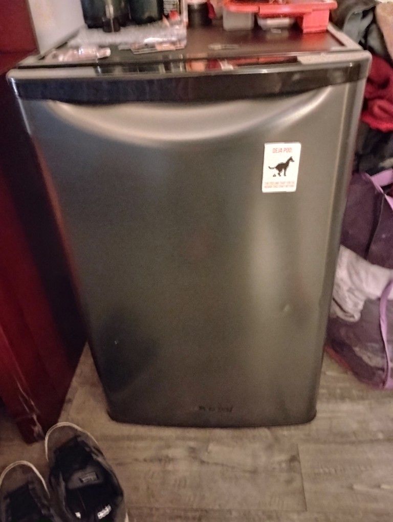 Danby 4.4 Cubic Foot Mini Refrigerator