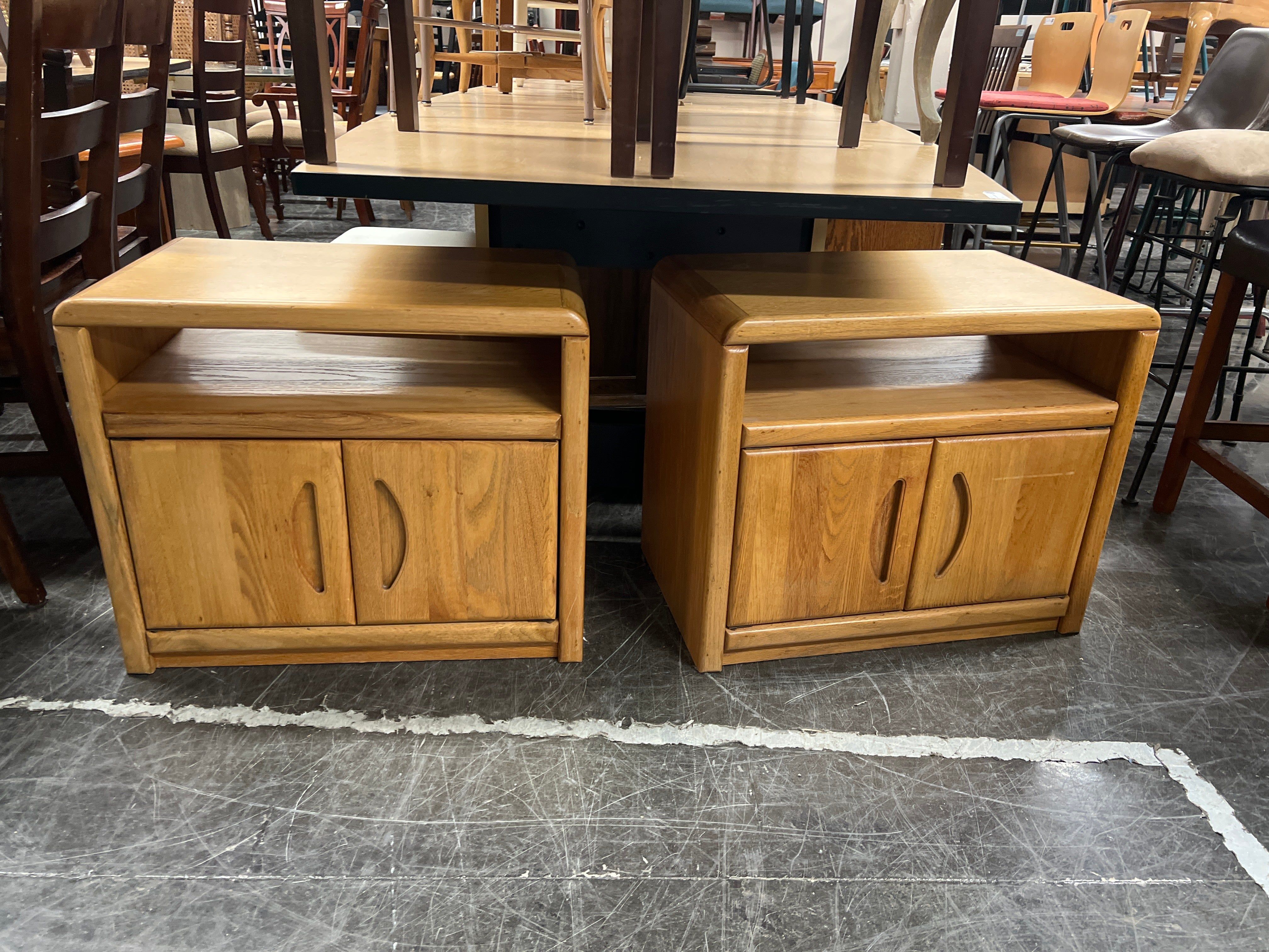 Pair of MCM Oak Nightstand / End Tables