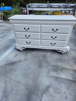 6 Drawer White Dresser