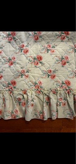 NEW Queen Comforter