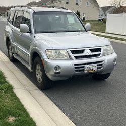 2004 Mitsubishi Montero