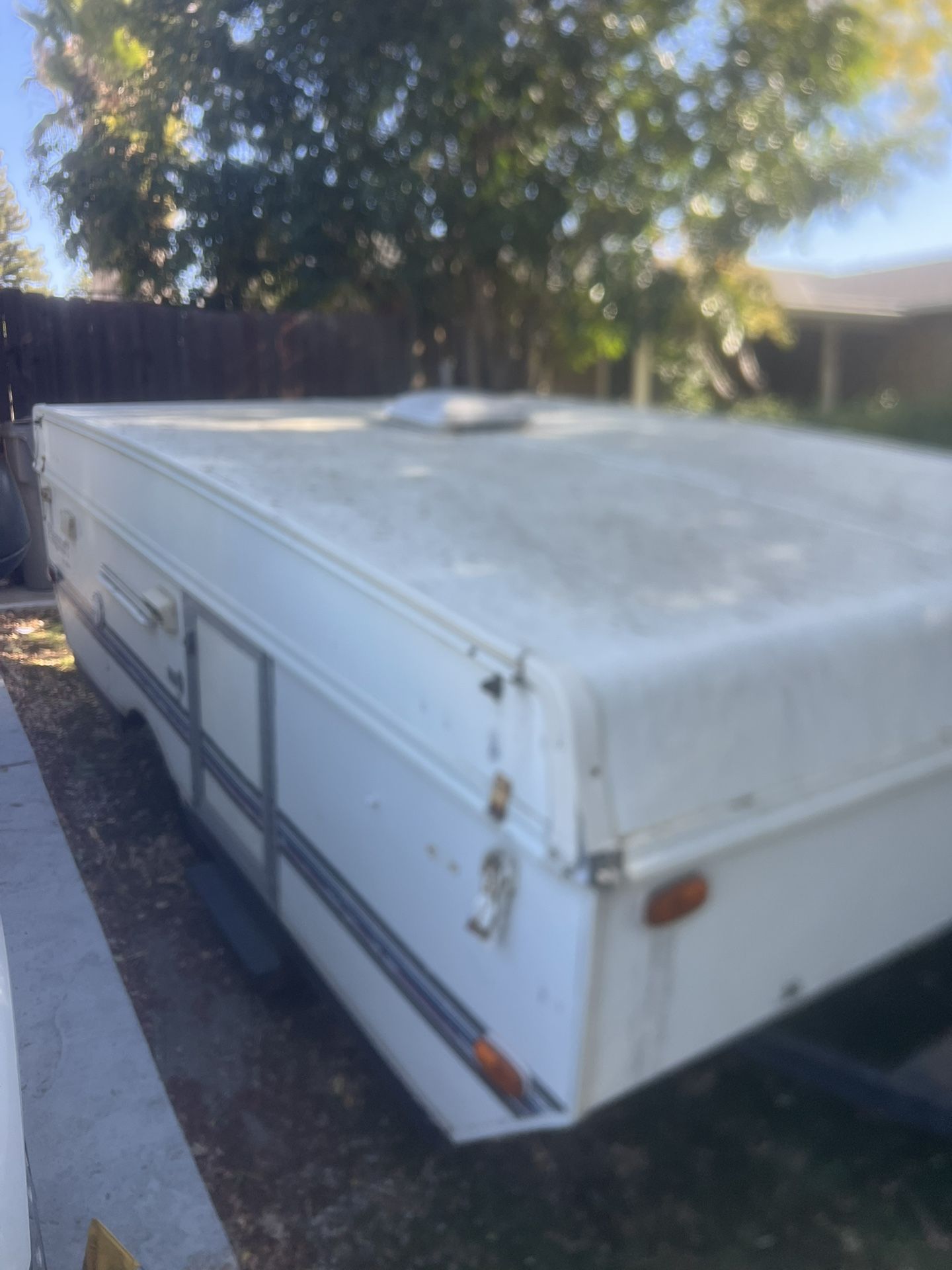 Pop Up Trailer In Excellent Condition 